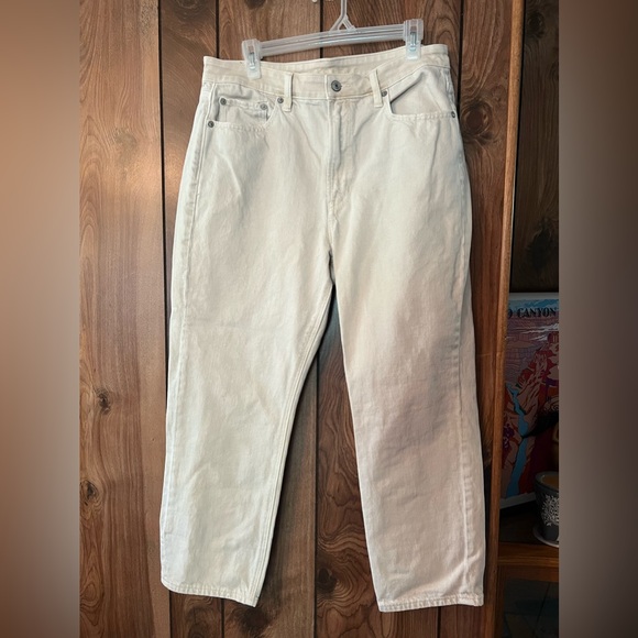 American Eagle AE Khaki Mom Jeans Straight Mid Rise Size 12 Short Never Worn - Picture 2 of 8